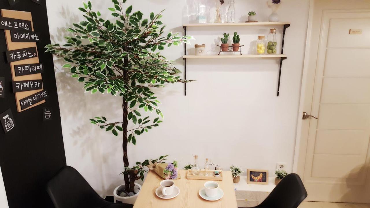 Hongdae Mainstreet Two Room House Сеул Екстериор снимка